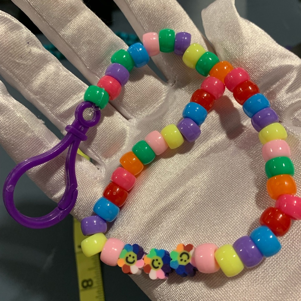 Rainbow wristlet 🧵